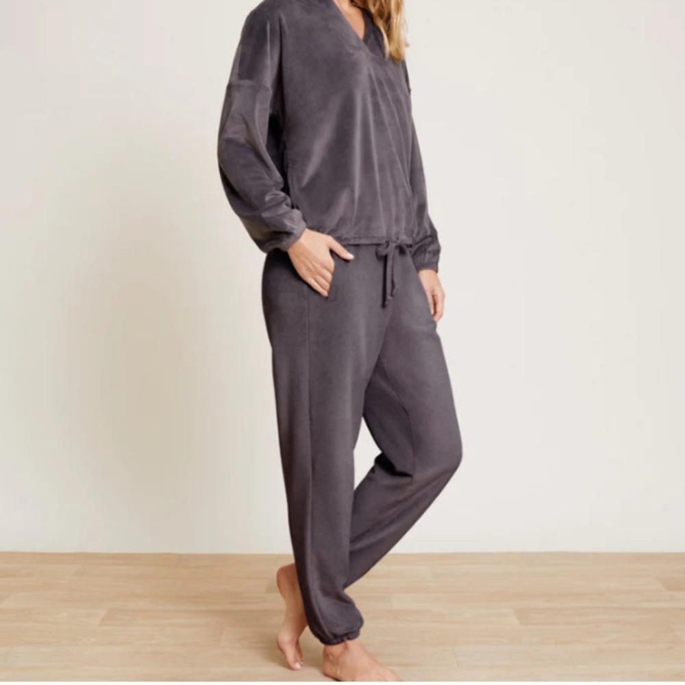 Barefoot Dreams Luxechic Jogger, color Carbon, Size Small